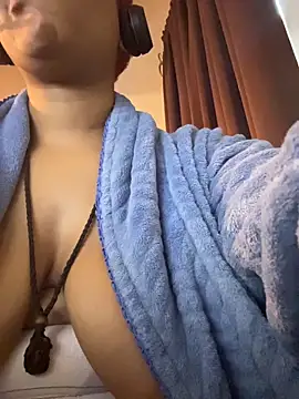 nickytheehawtie Show in webcam