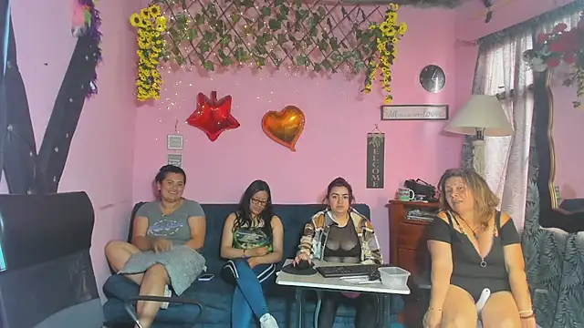 lesbiancuple webcam show