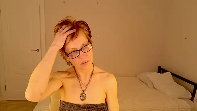 LioraWeiss' Live XXX Chat