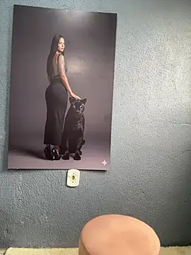 Chat +18 de Elamesmamorena ao vivo