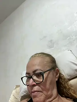 Granny6boys' Live XXX Chat