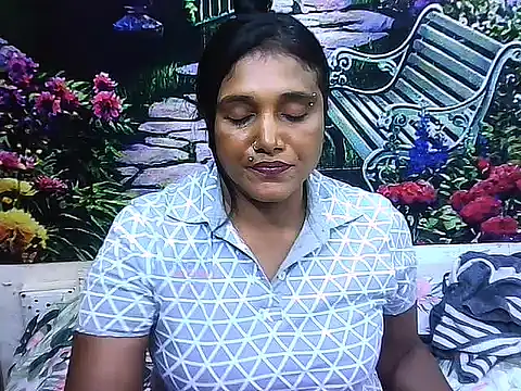 IndianSexyLady20 élő XXX-chatje