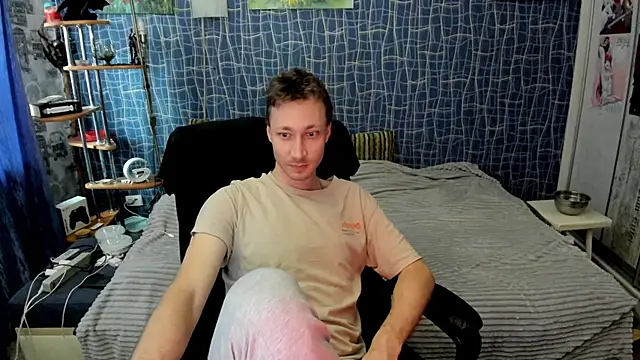 Show modela CuteBoy228 na web-kameri