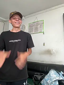 Daddyrich_632 即時 XXX 聊天