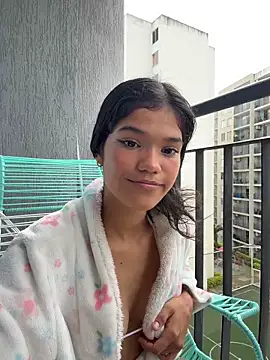 Chat XXX en directo de emycarver09