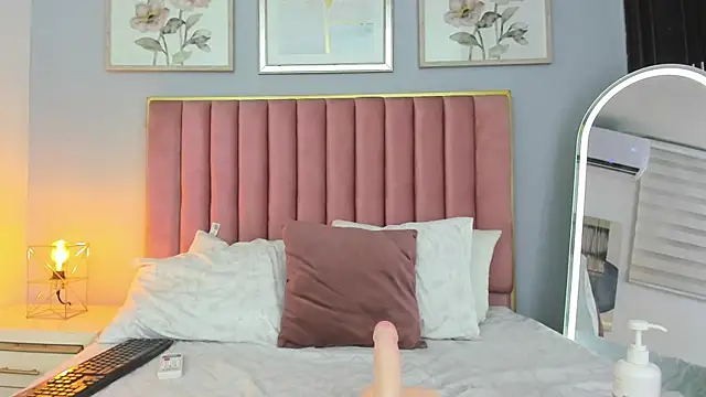 แชท XXX สดของ MarianaScott_