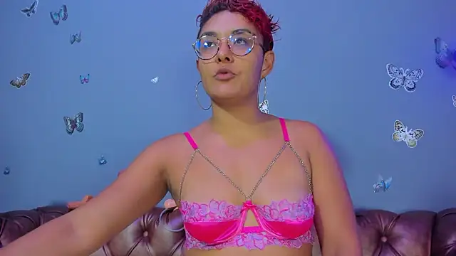 Kaira_mosse Chat XXX in diretta