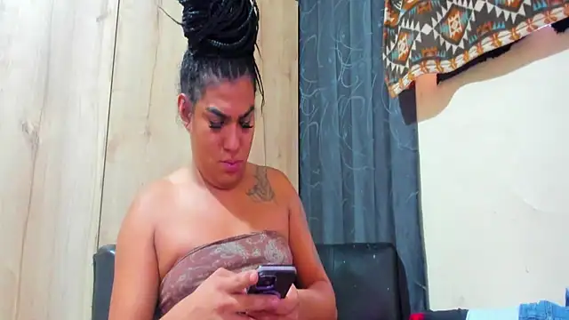 RobertaxGutierrez Show in webcam