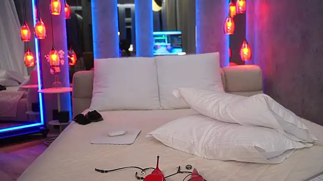 NovaMaria: απευθείας συνομιλία ΧΧΧ