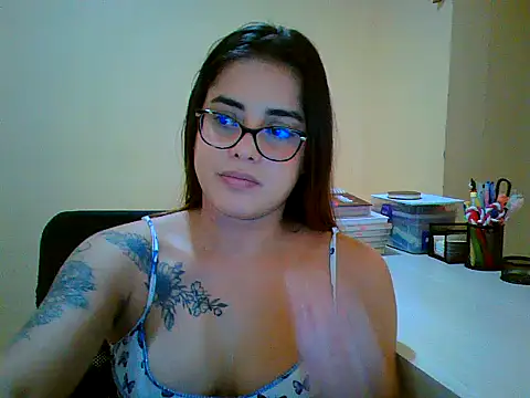 Chat +18 de maliamiller ao vivo