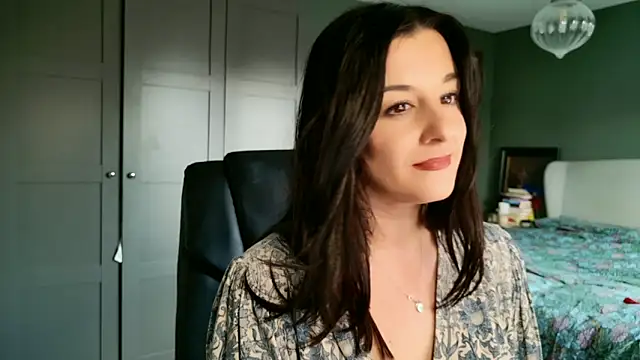 yourcassiexo's Live XXX Chat