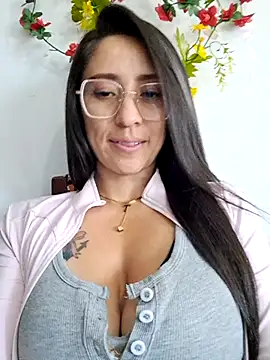 VALERY-03_ Pertunjukan Webcam