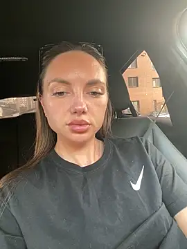 Chat +18 de AngelinaMoore ao vivo