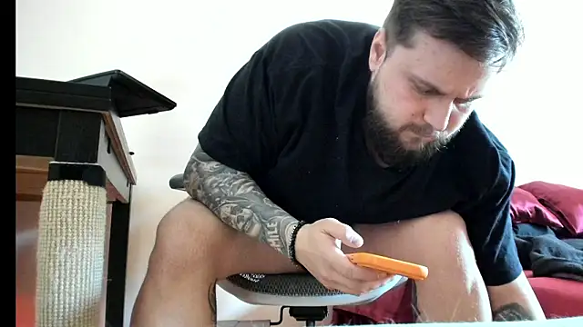 ashtondel élő XXX-chatje