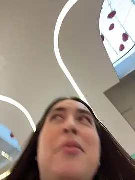 Holly_Play 现场XXX聊天