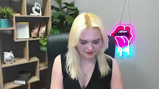 SweetLilyxo: онлайн-секс-чат