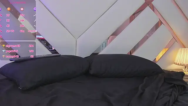 Pokazy przed kamerką – Noa_butterfly_