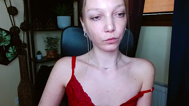 EmillyPlay: απευθείας συνομιλία ΧΧΧ