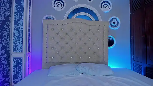 Beele_and_Evie: απευθείας συνομιλία ΧΧΧ