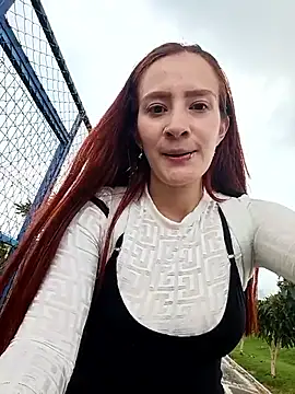 Mery_Moon123 élő XXX-chatje