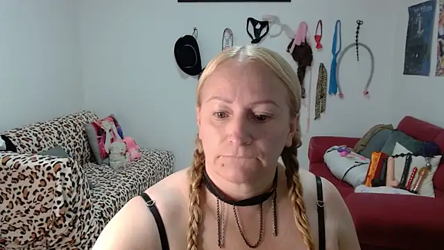 emperabigbootybigass Live XXX-chat