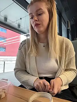 HarrietDart's Live XXX Chat