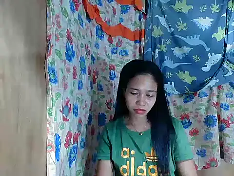 PinaySkinnyGirl live XXX chat