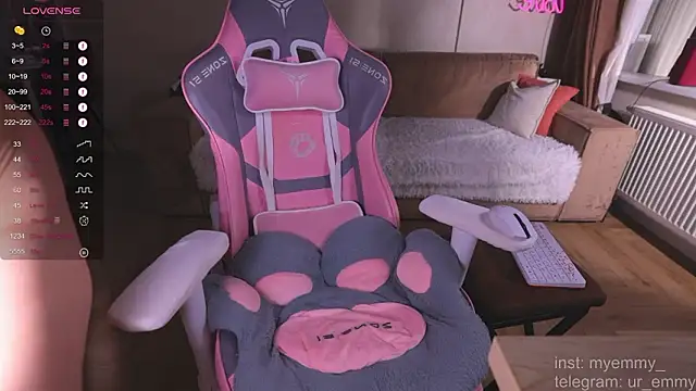 Chat XXX ao vivo de My_Emmy