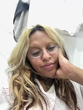 Show de lolafairytail na webcam