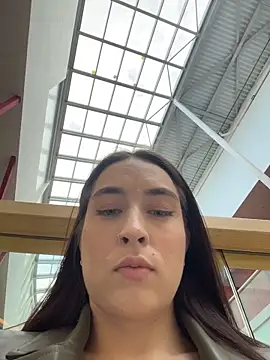 Holly_Play élő XXX-chatje