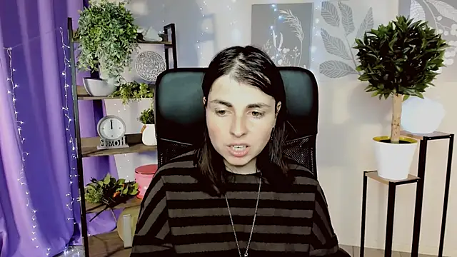 MartaEdams Adlı Modelin Canlı XXX Sohbeti