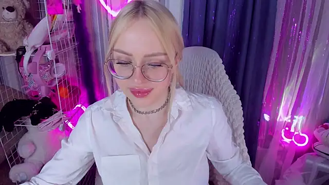 Chatroom XXX en direct de CeaneLino