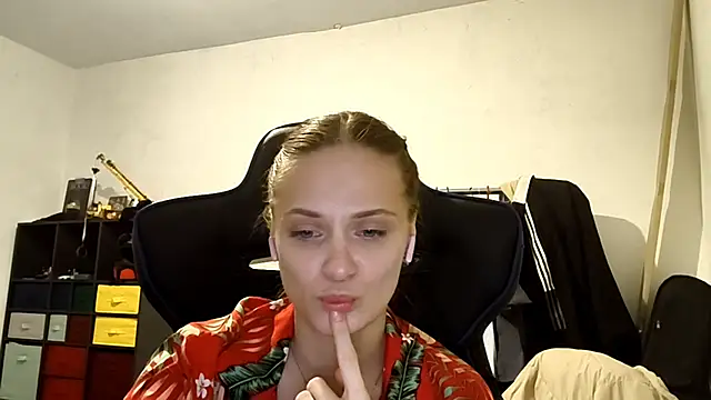 LuluSweetyGirl's Live XXX Chat