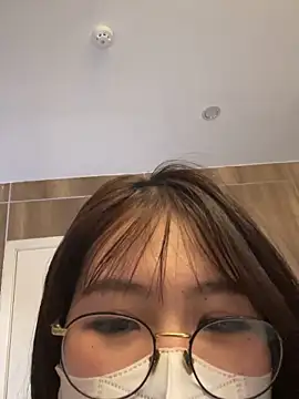 Pokazy przed kamerką – Your-Sunny