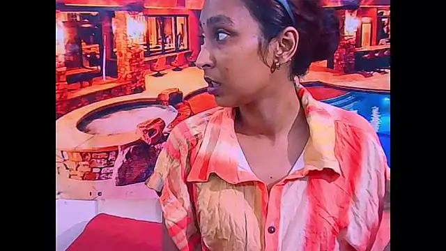 XXX chat uživo modela IndianSexyButt