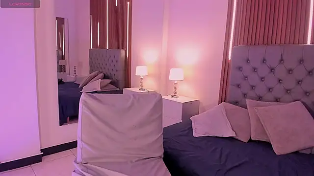 LiaSalvatoreのライブXXXチャット