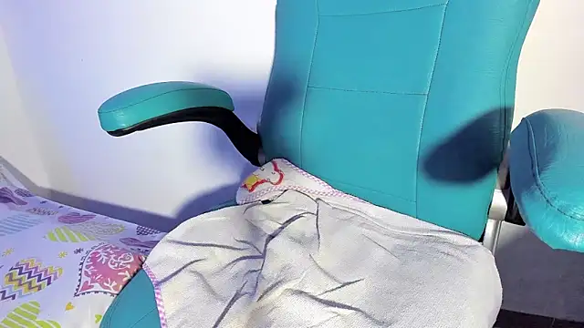 candy_lucia18 Adlı Modelin Canlı XXX Sohbeti