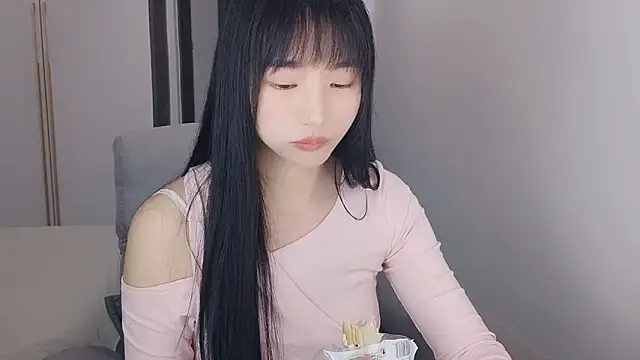 Lisa-3333 Adlı Modelin Canlı XXX Sohbeti