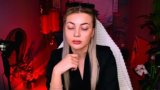 HyileyClark 现场XXX聊天