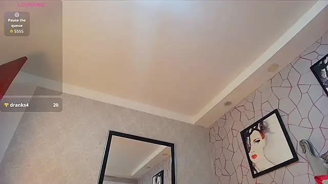 meganrousx Adlı Modelin Canlı XXX Sohbeti