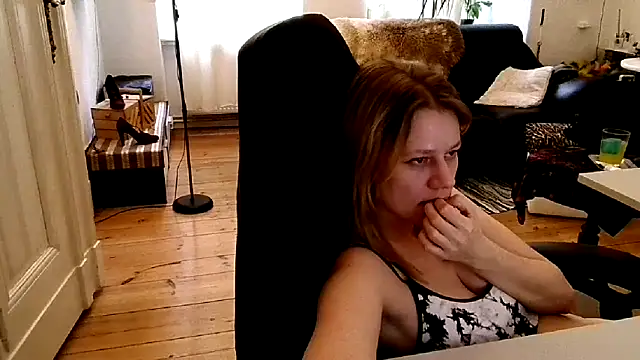 HoneyKeyN8_ Adlı Modelin Web Kamerası Şovu