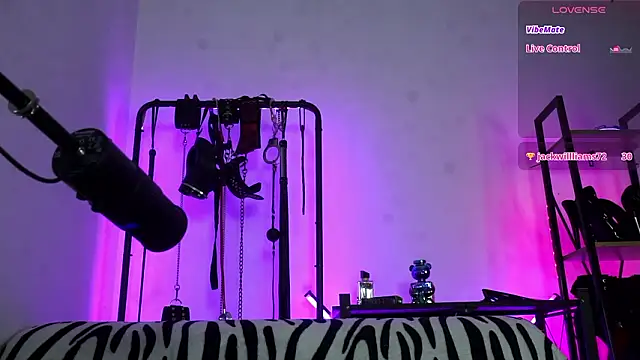 CyberXGoddess Adlı Modelin Canlı XXX Sohbeti