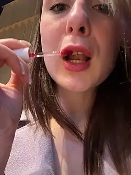 Dina_Tease Adlı Modelin Canlı XXX Sohbeti