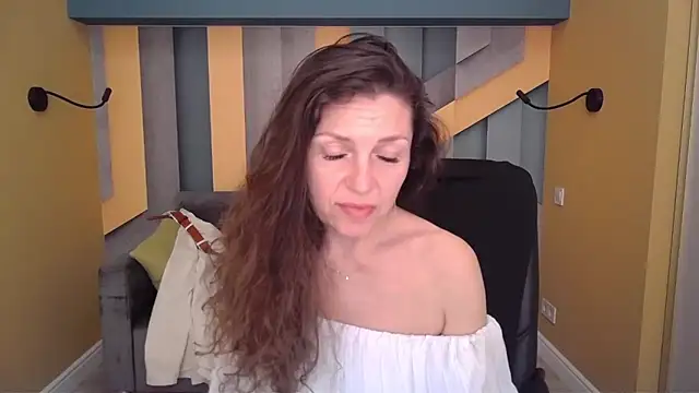 EllaLong Adlı Modelin Canlı XXX Sohbeti