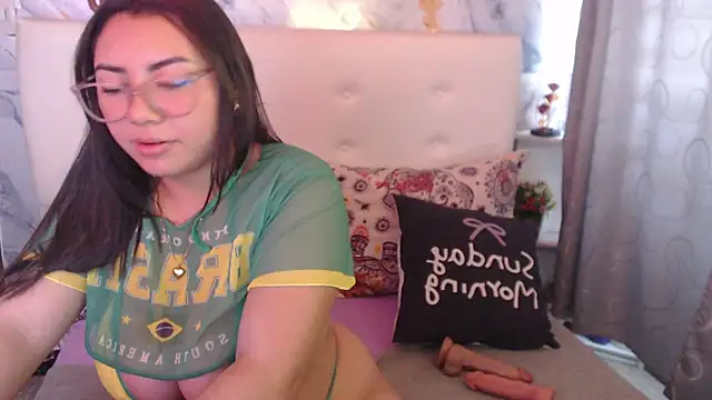 Nicolelewllss' Live XXX Chat