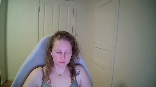 Girlnina-1995's Live XXX Chat