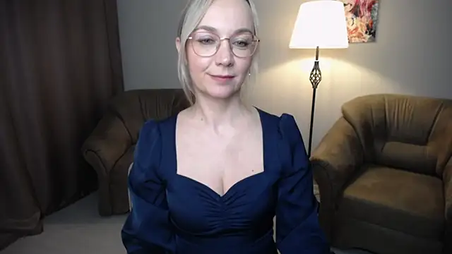 Chat +18 de Ava_Elior ao vivo