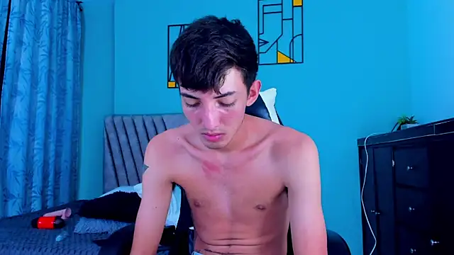 Maikol_Ortiz: διαδικτυακό σόου στην κάμερα