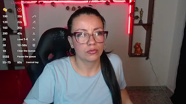 Živý XXX chat QueenRose94