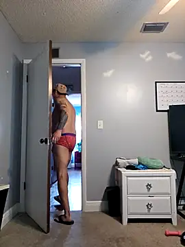 MrBiggBallz Show in webcam